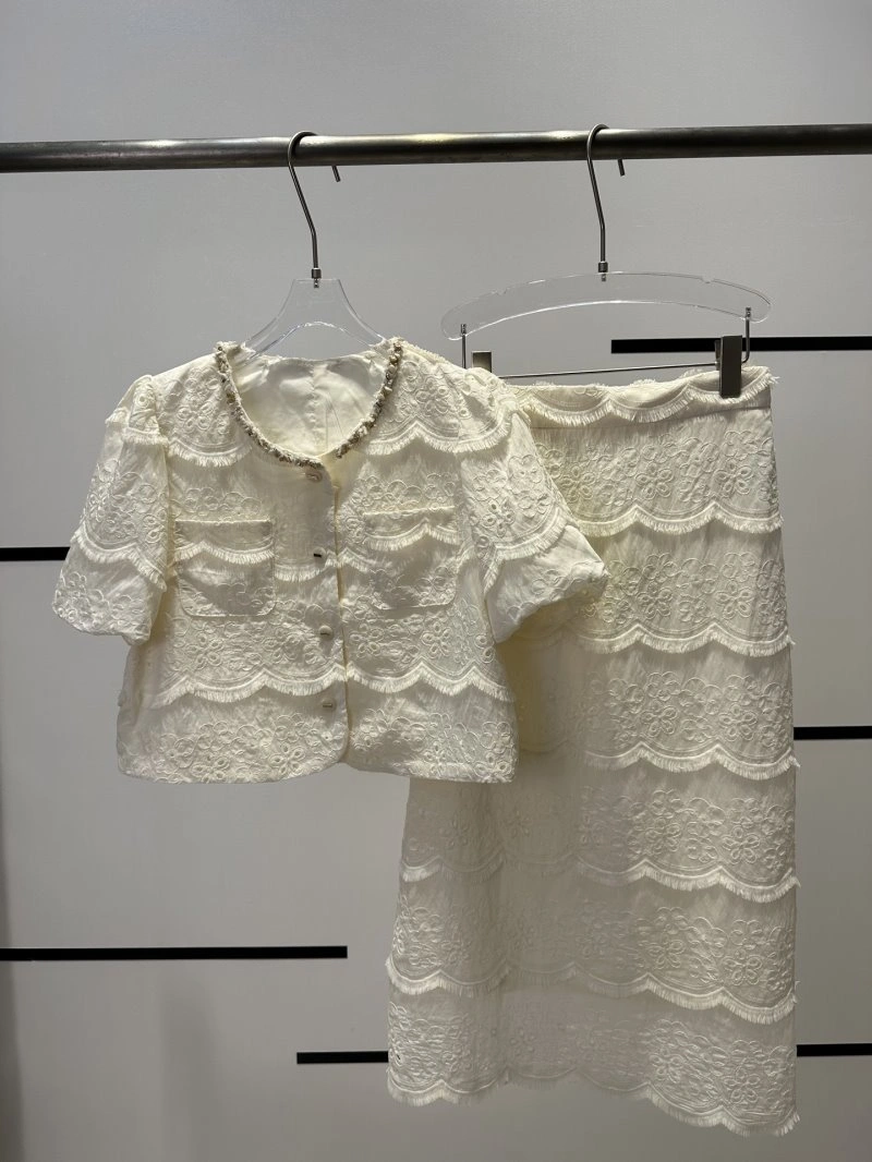Refined Chanel Dress Suits 109012