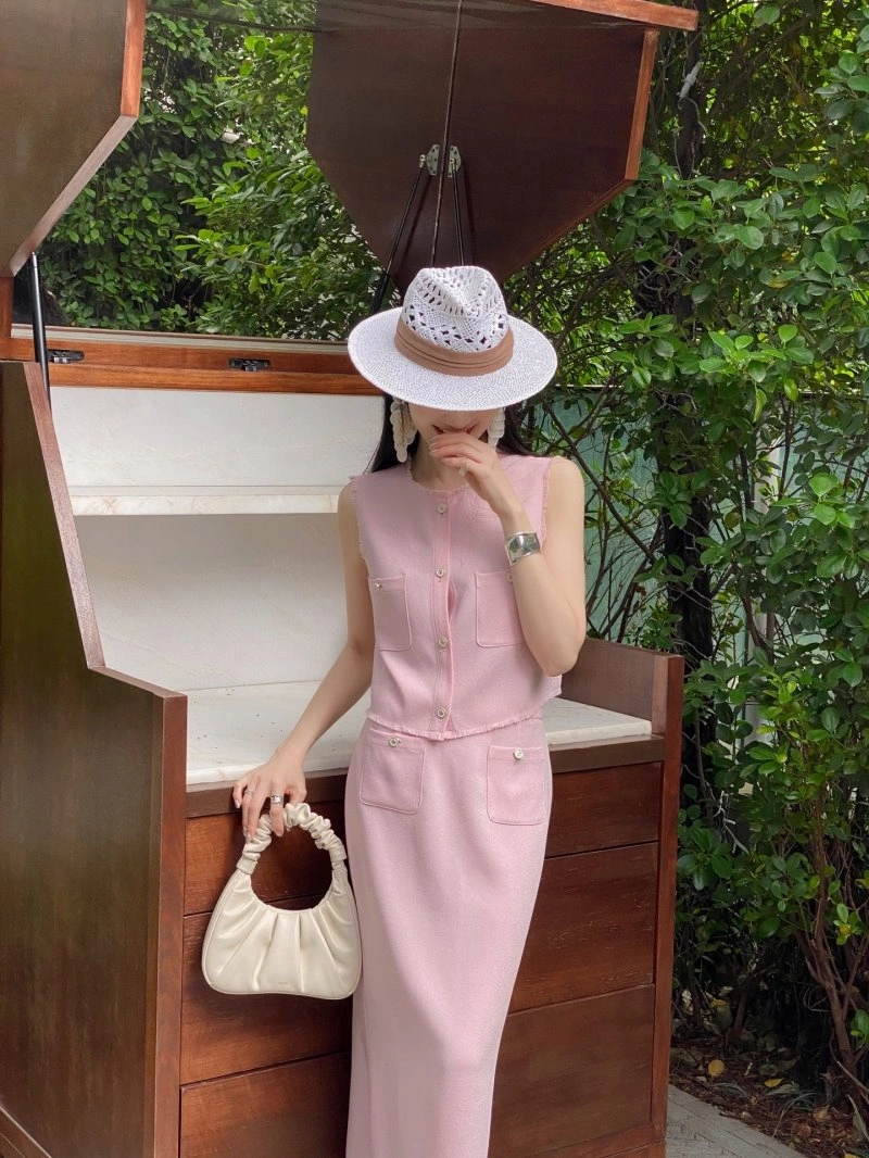 Chanel Dress Suits Resilient 109022