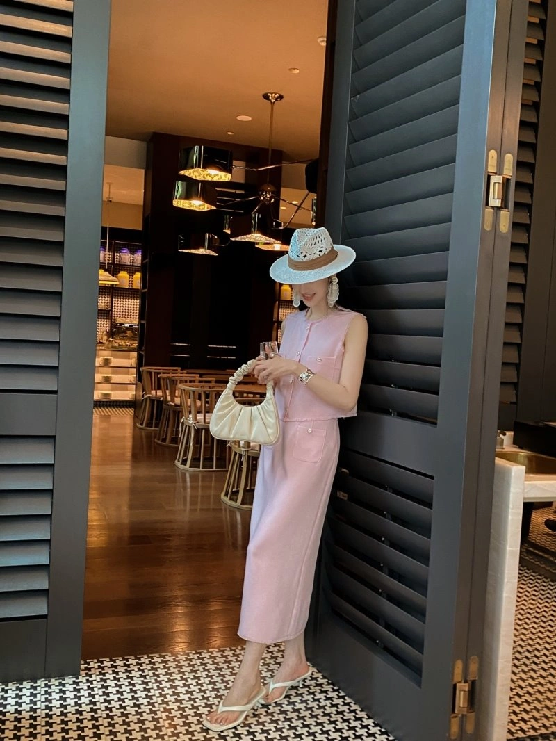 Chanel Dress Suits Resilient 109022