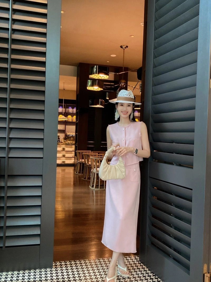 Chanel Dress Suits Resilient 109022