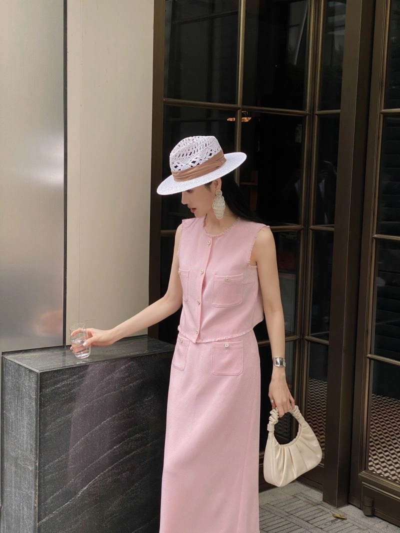 Chanel Dress Suits Resilient 109022