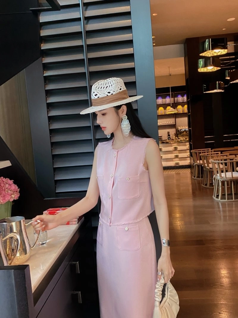 Chanel Dress Suits Resilient 109022
