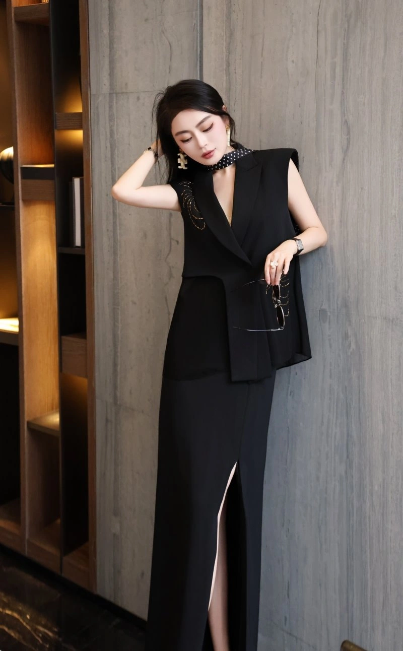 EyeCatching Chanel Dress Suits 109013