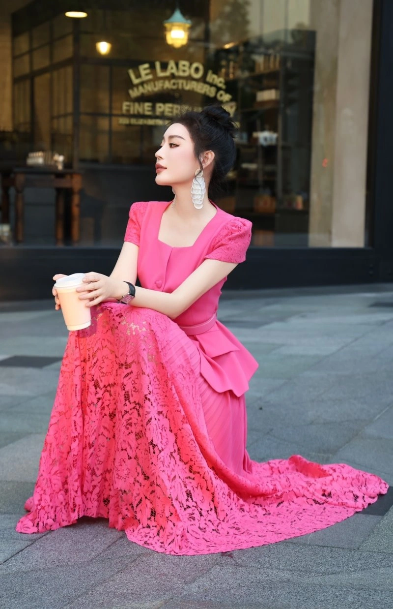 Compact Chanel Dress Suits 109026
