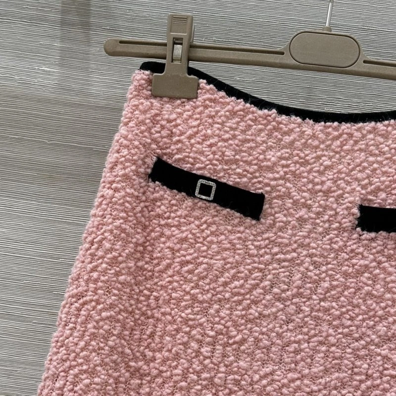 Compact Chanel Dress Suits 109000