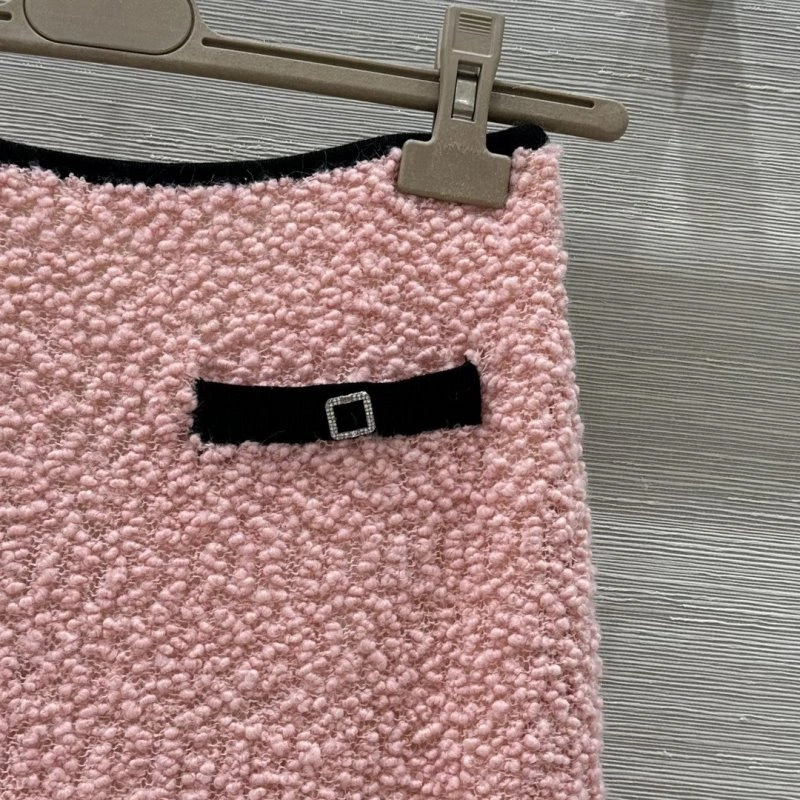 Compact Chanel Dress Suits 109000