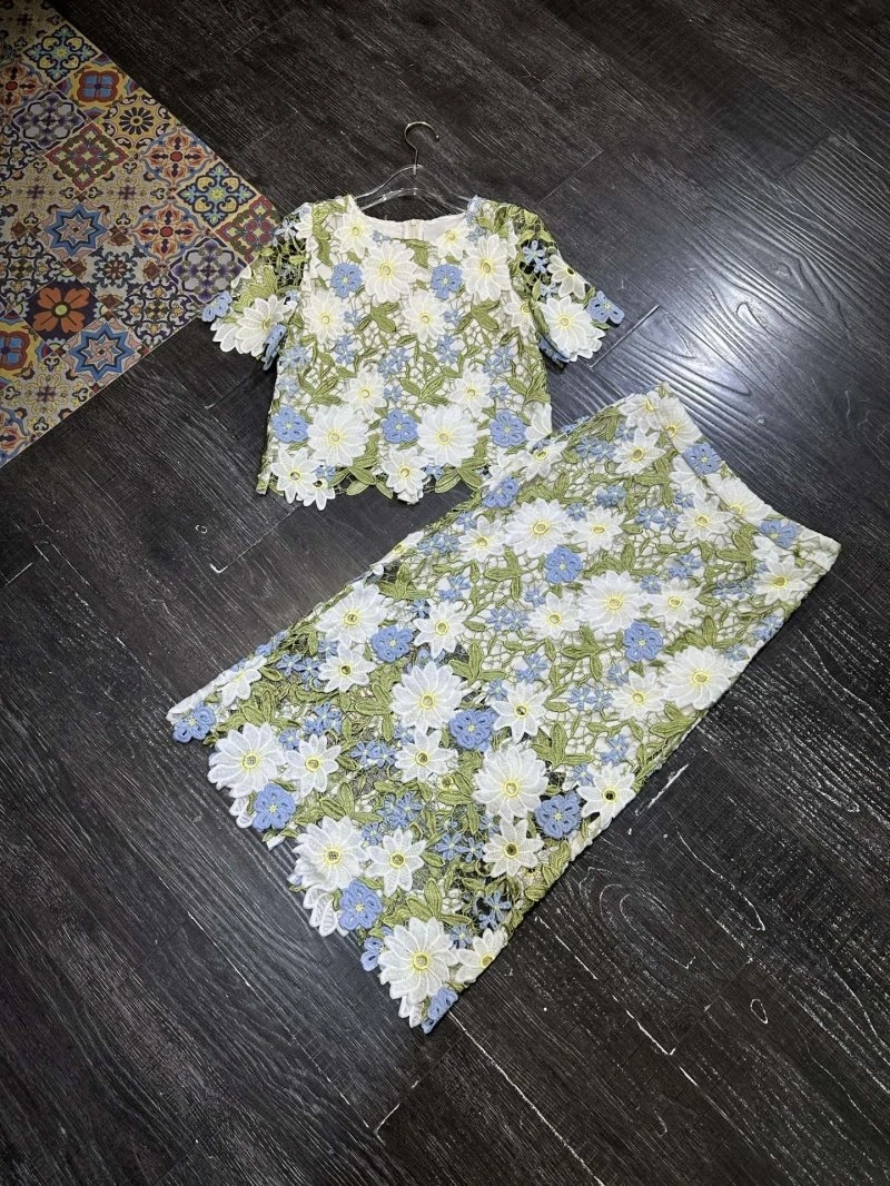 Resilient Chanel Dress Suits 110730