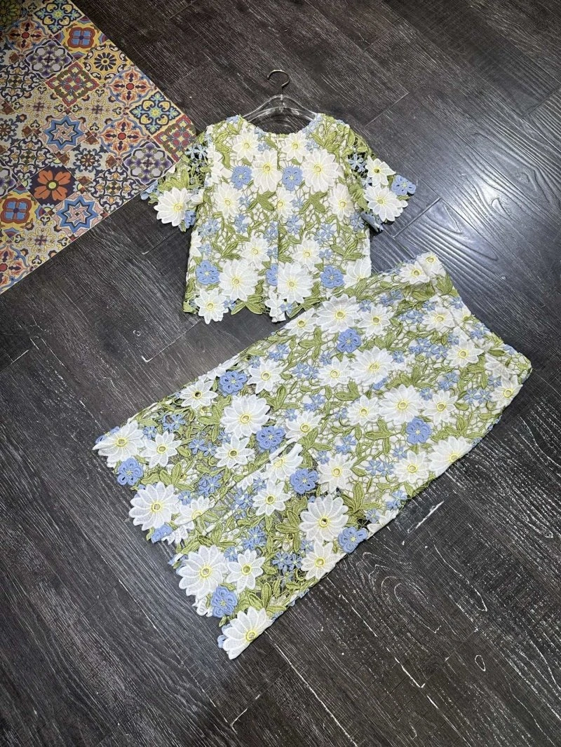 Resilient Chanel Dress Suits 110730