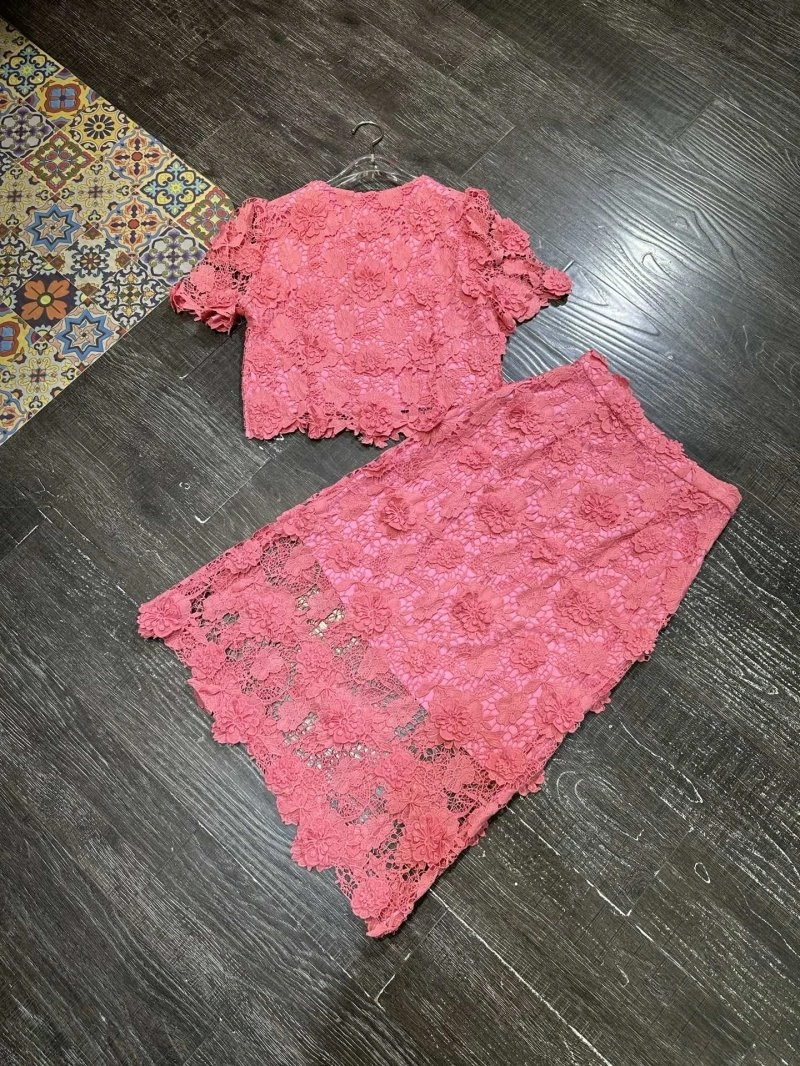 EyeCatching Chanel Dress Suits 110729