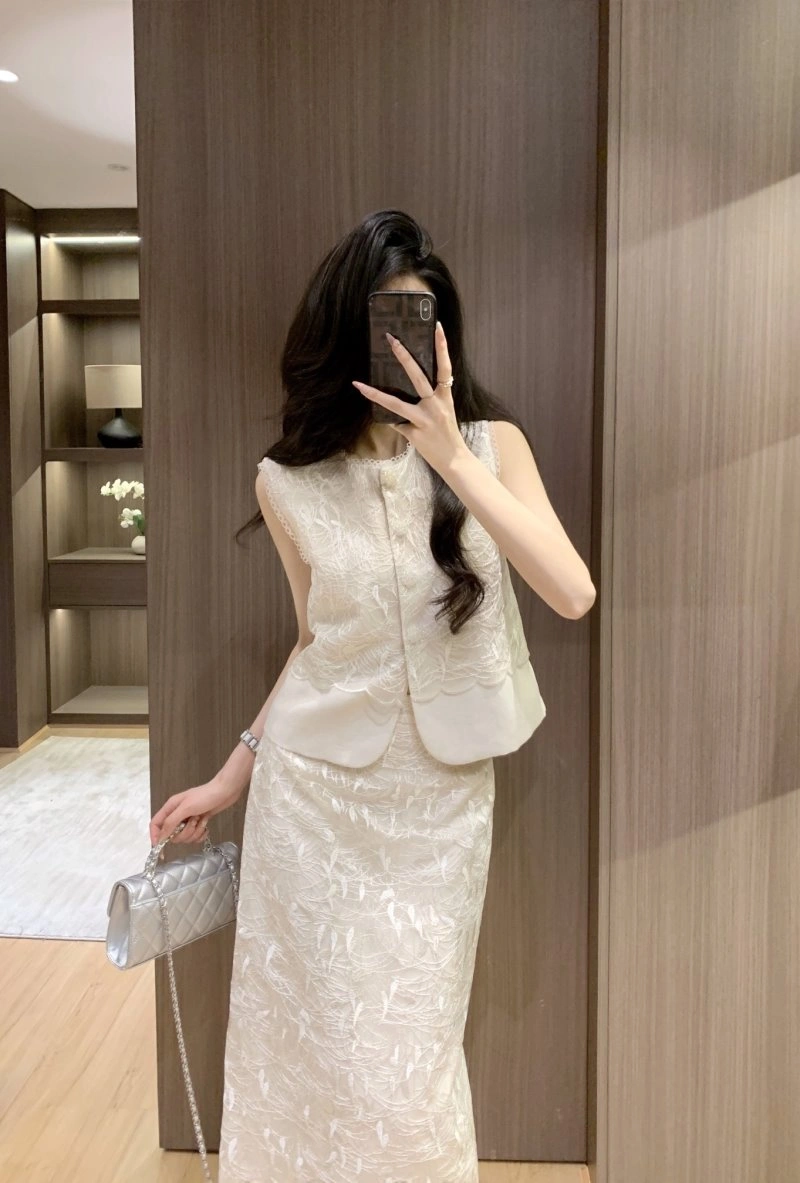Versatile Chanel Dress Suits 110726