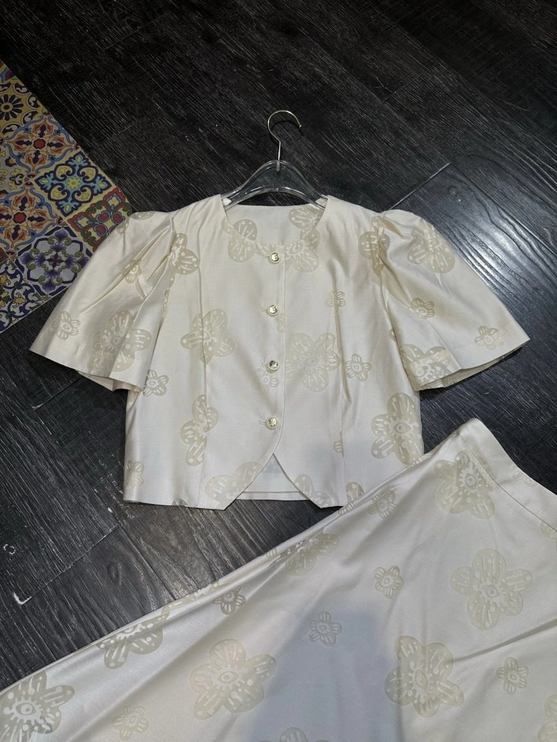 Chanel Dress Suits WellDesigned 110700