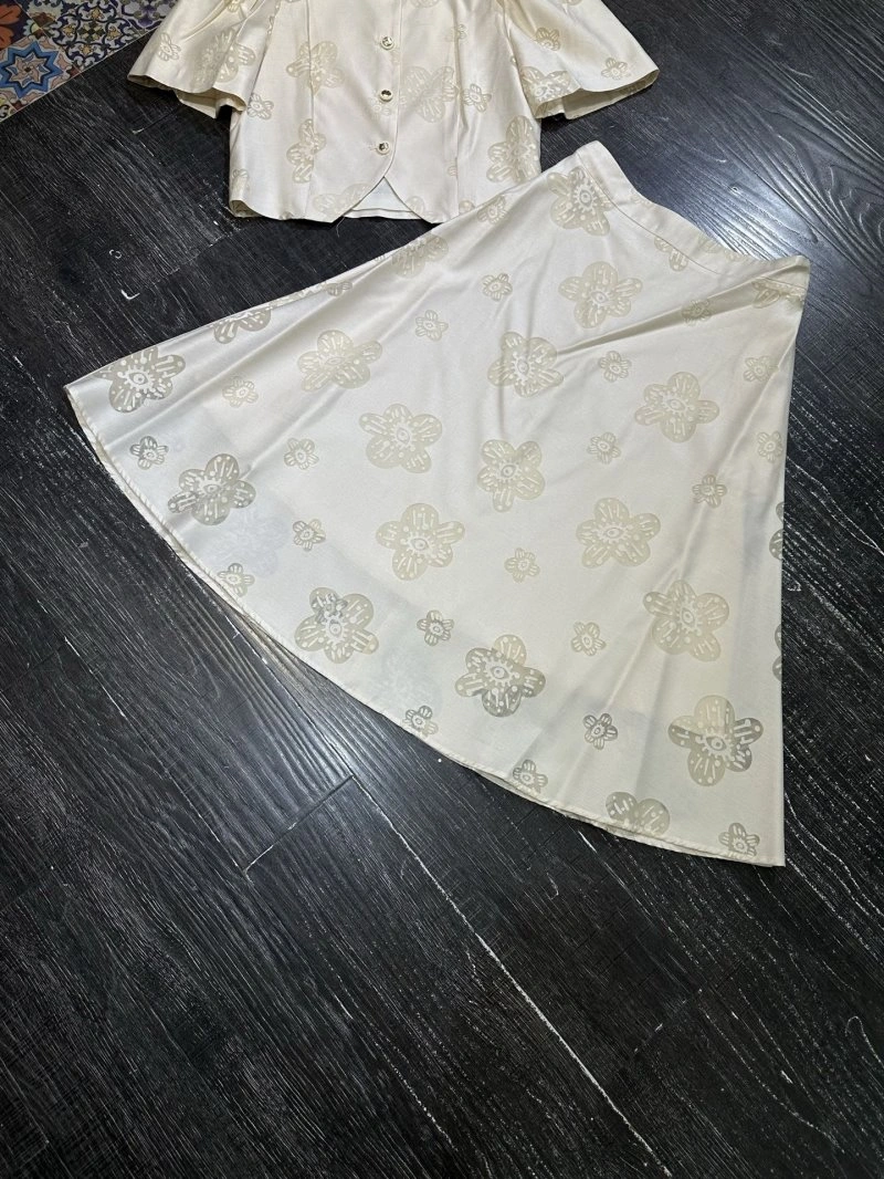 Chanel Dress Suits WellDesigned 110700