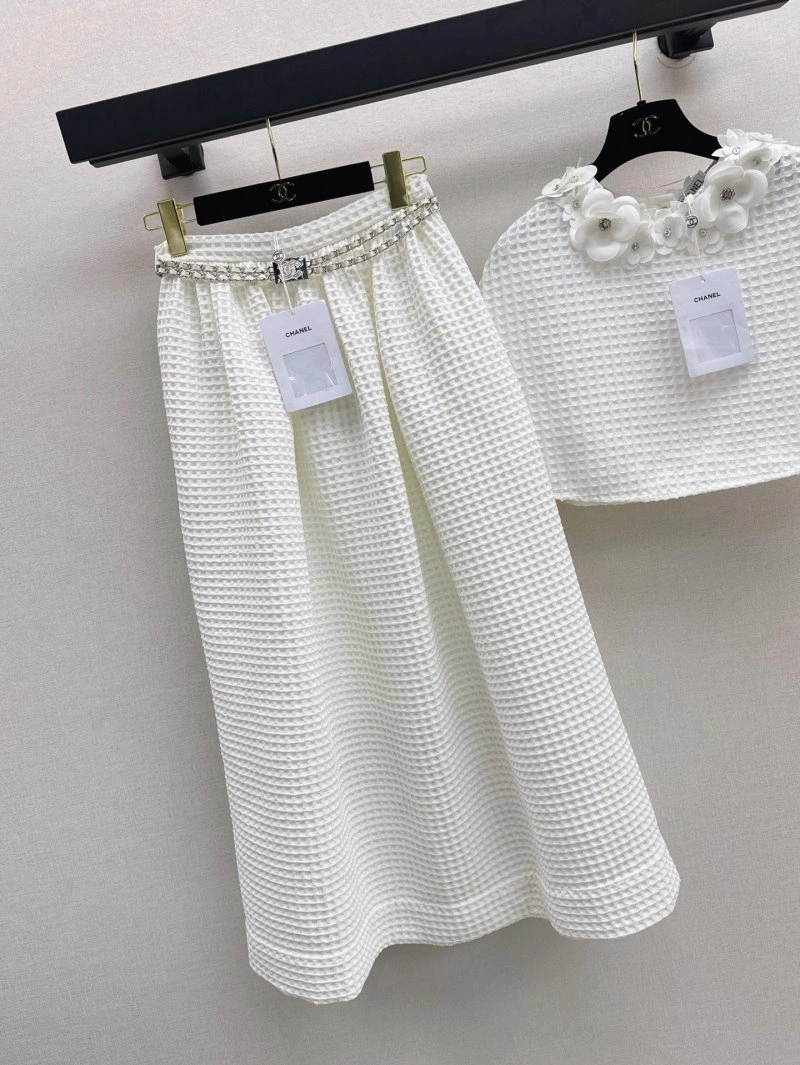 Bright Chanel Dress Suits 108234