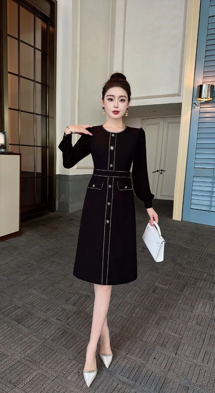 Tailored Chanel Dress 111494