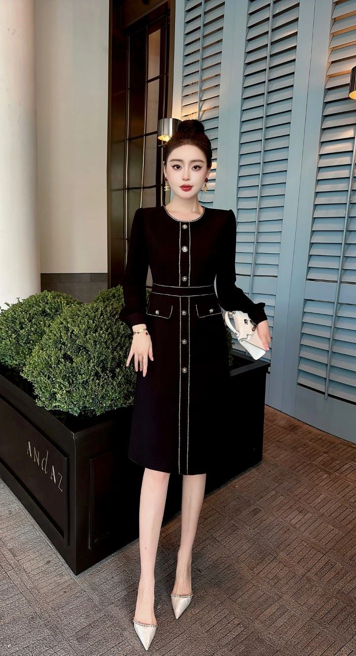 Tailored Chanel Dress 111494