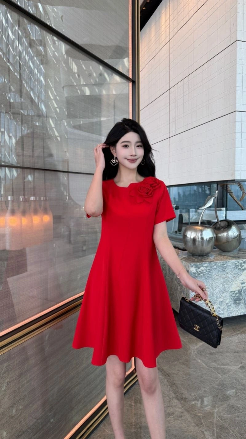 Sleek Chanel Dress 111482