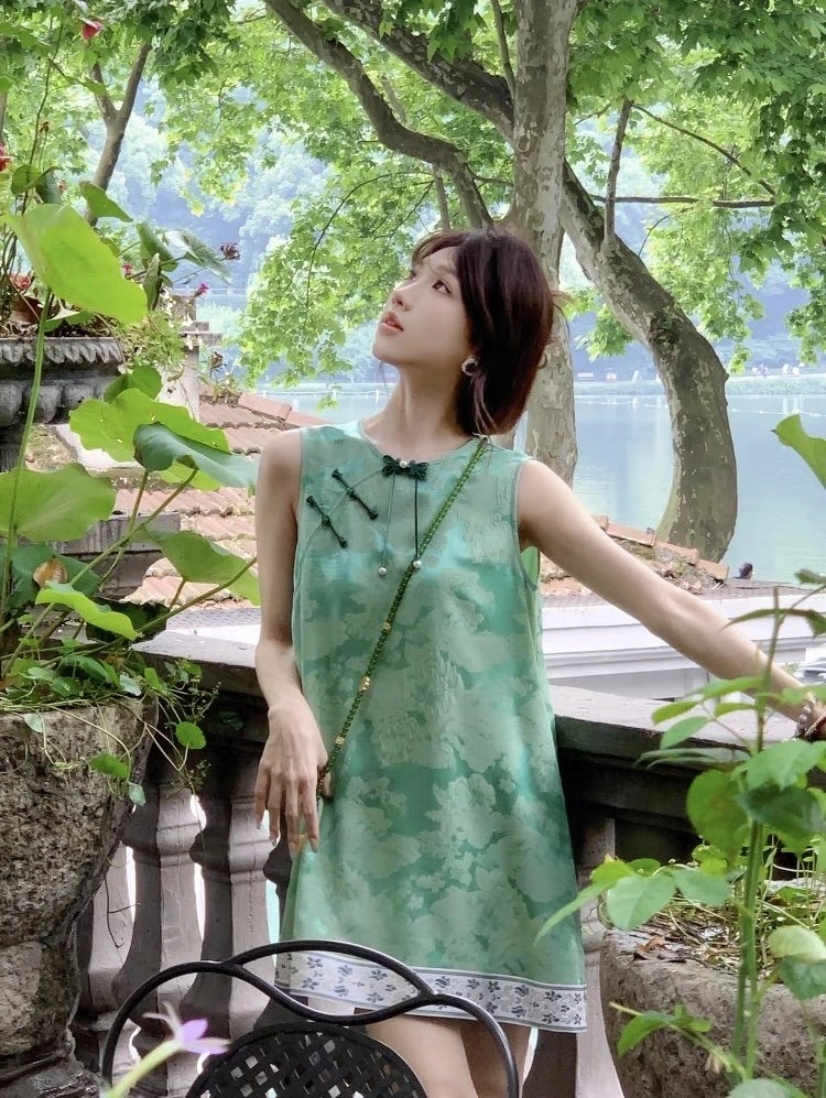 Neat Chanel Dress 109262