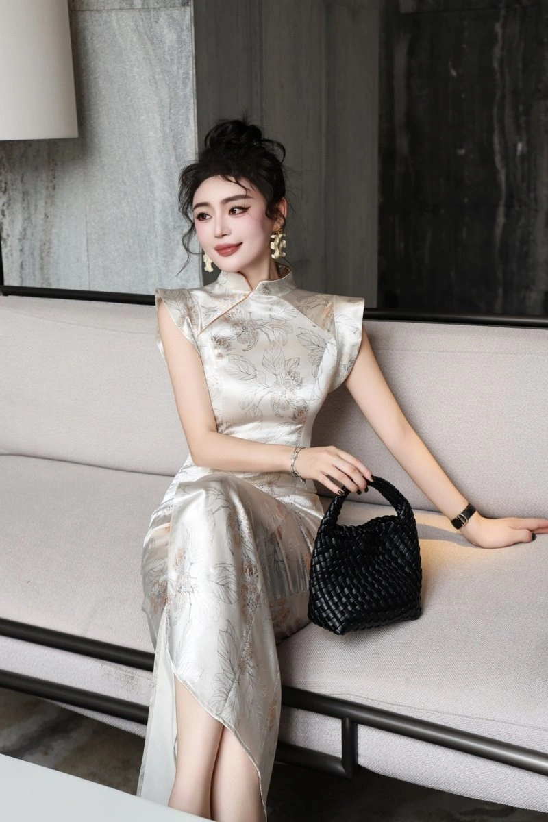 Lightweight Chanel Dress 109235