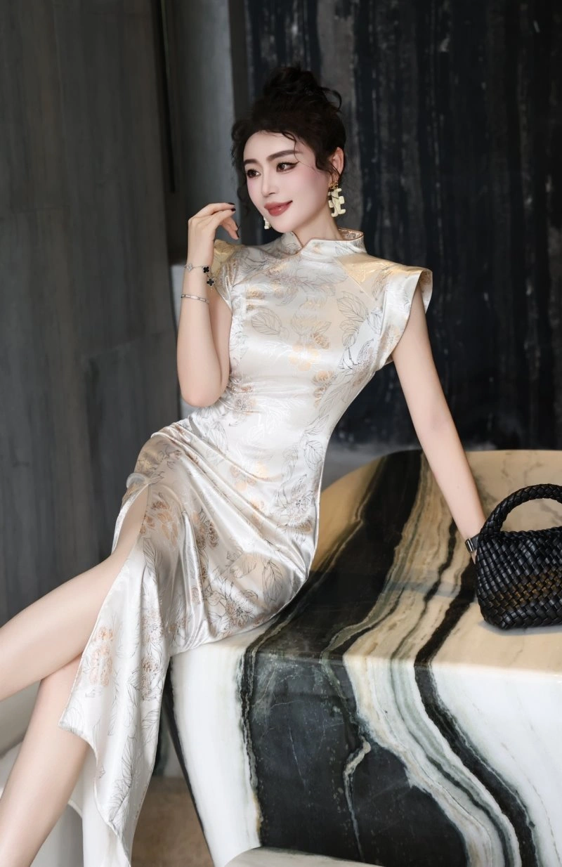 Lightweight Chanel Dress 109235