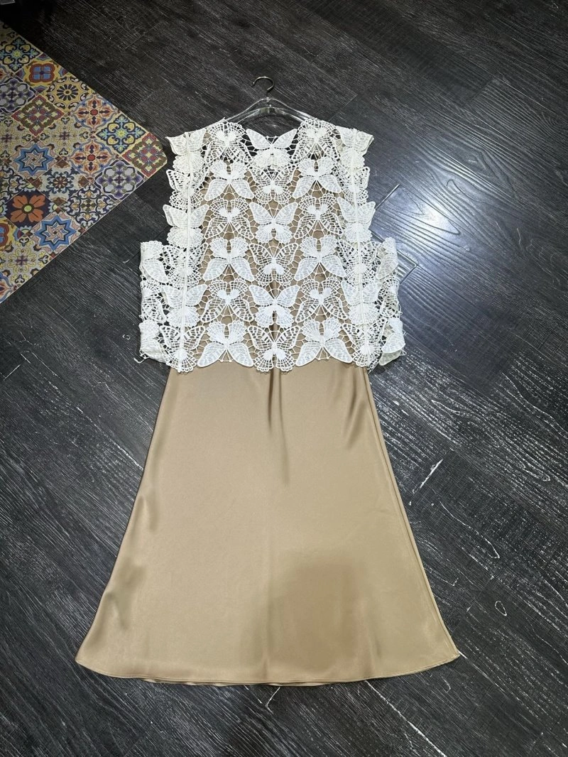 Refined Chanel Dress 111083
