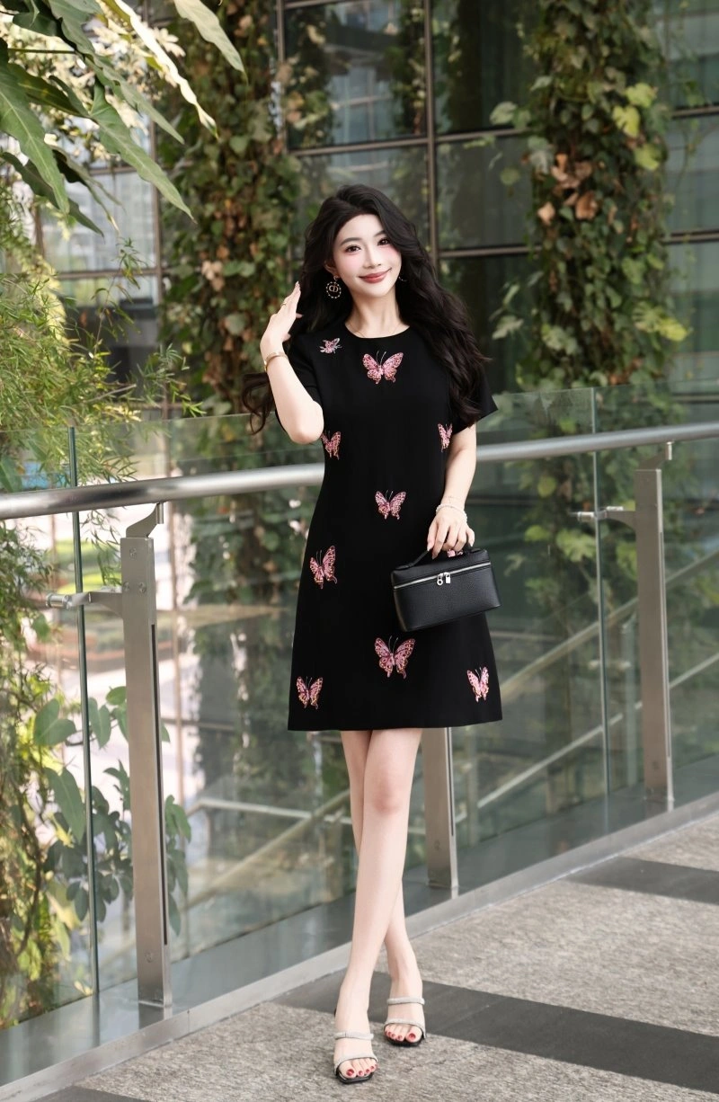 Chanel Dress Snug 111097