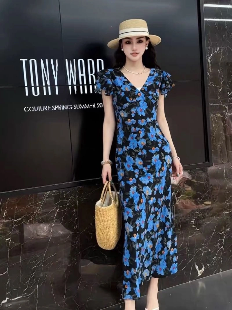 Breathable Chanel Dress 111049