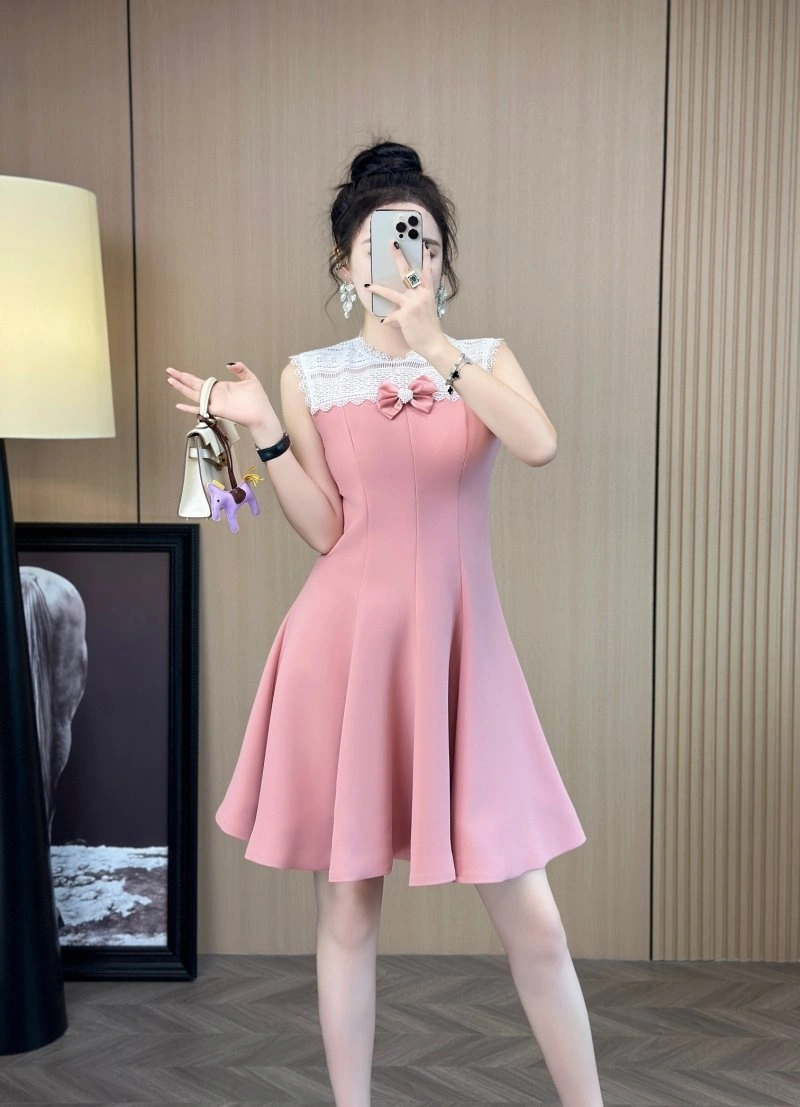 Sophisticated Chanel Dress 111036