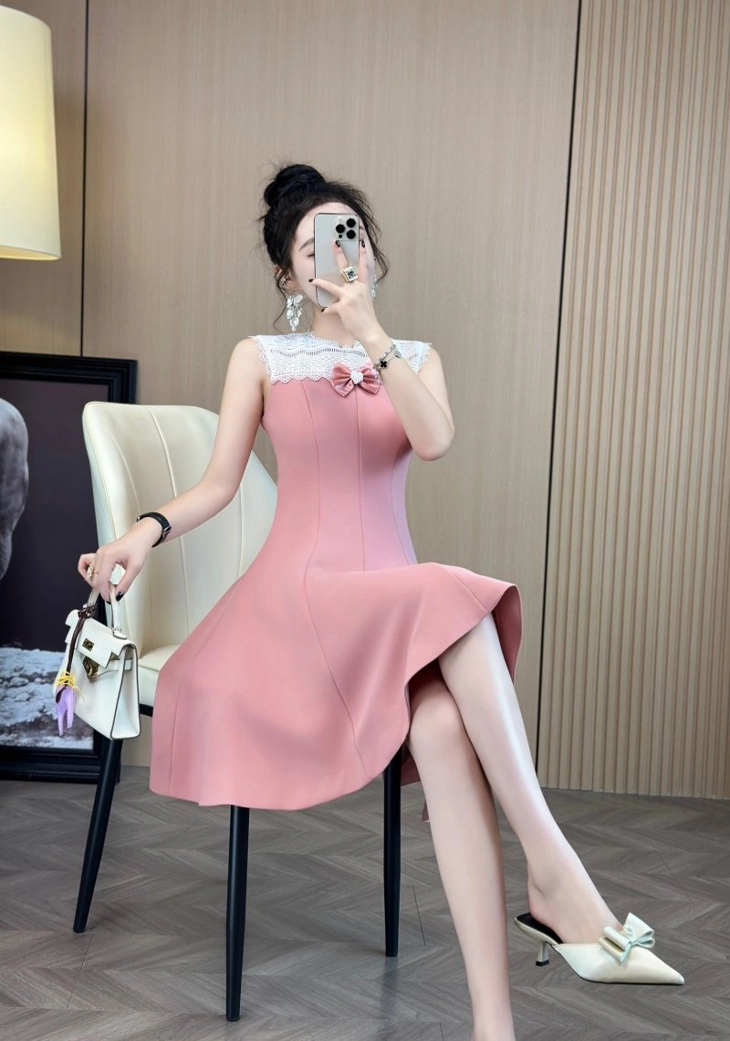 Sophisticated Chanel Dress 111036