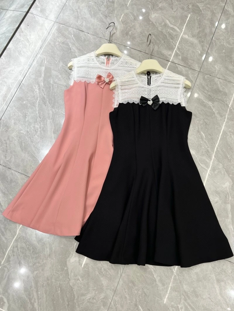 Sophisticated Chanel Dress 111036
