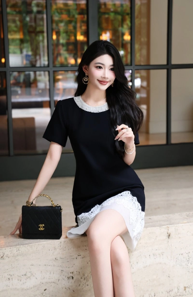 Compact Chanel Dress 111022