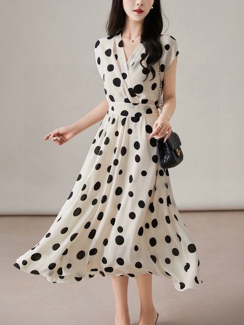 Elegant Chanel Dress 110901