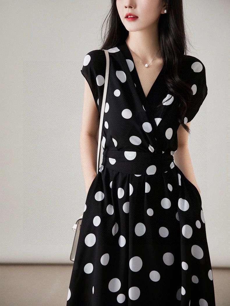 Elegant Chanel Dress 110901
