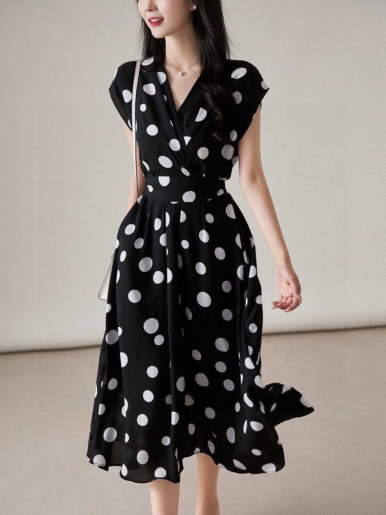 Elegant Chanel Dress 110901
