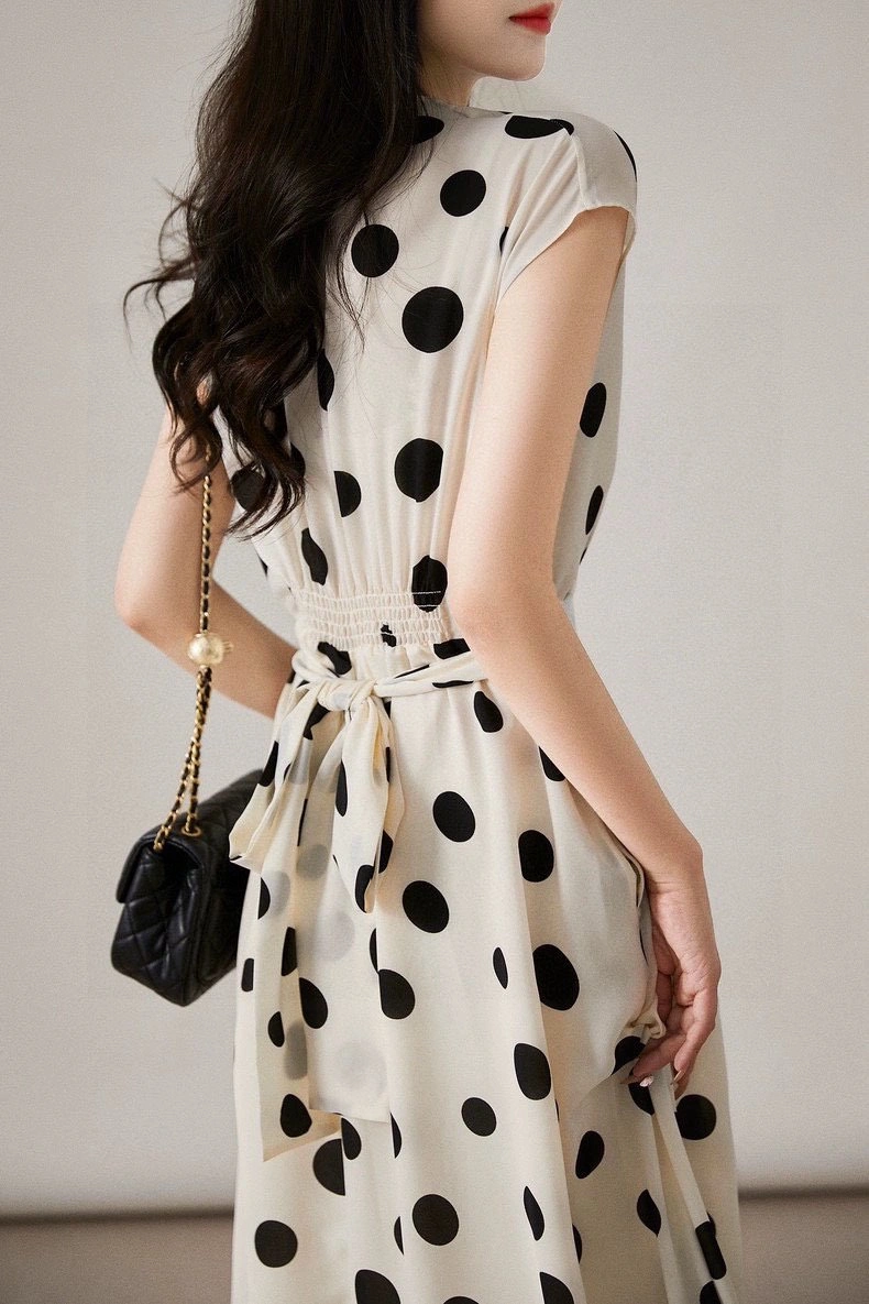 Elegant Chanel Dress 110901