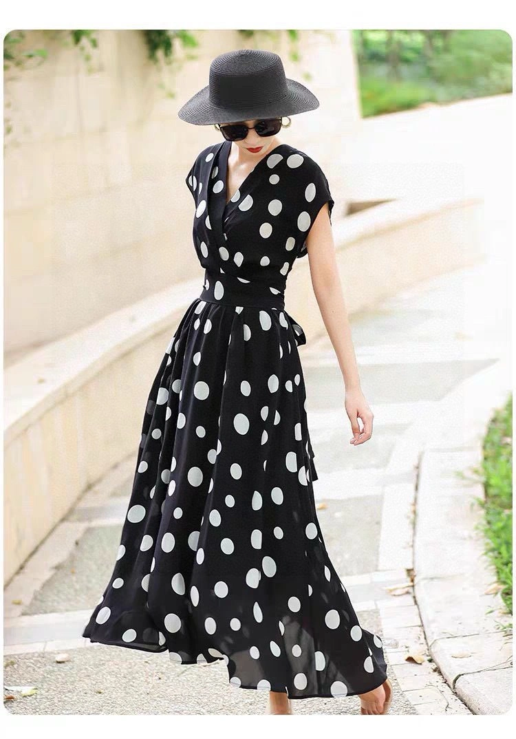 Elegant Chanel Dress 110901