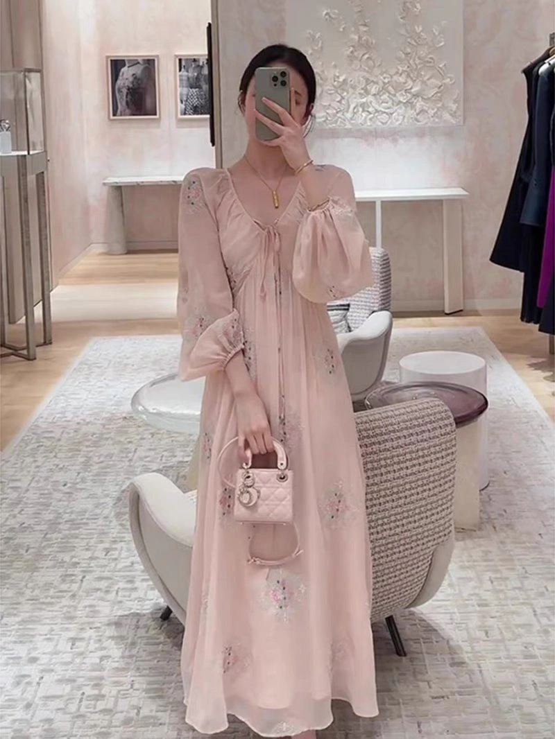 Supportive Chanel Dress 110851