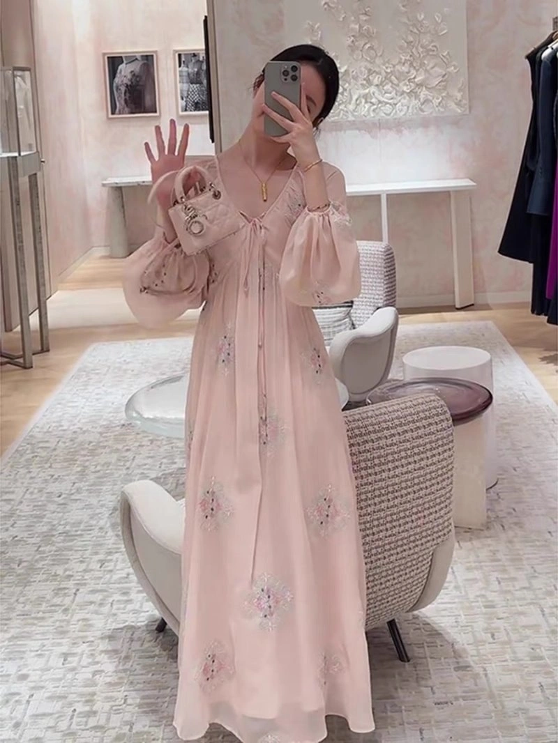 Supportive Chanel Dress 110851