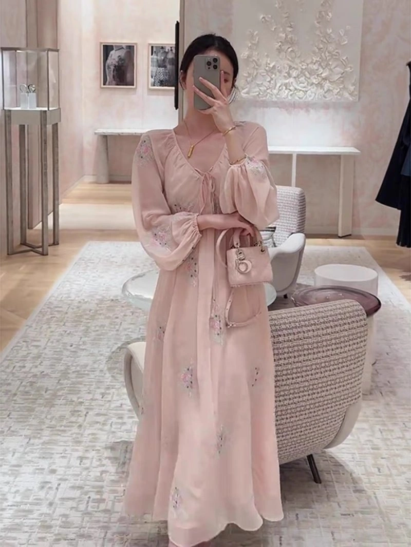 Supportive Chanel Dress 110851