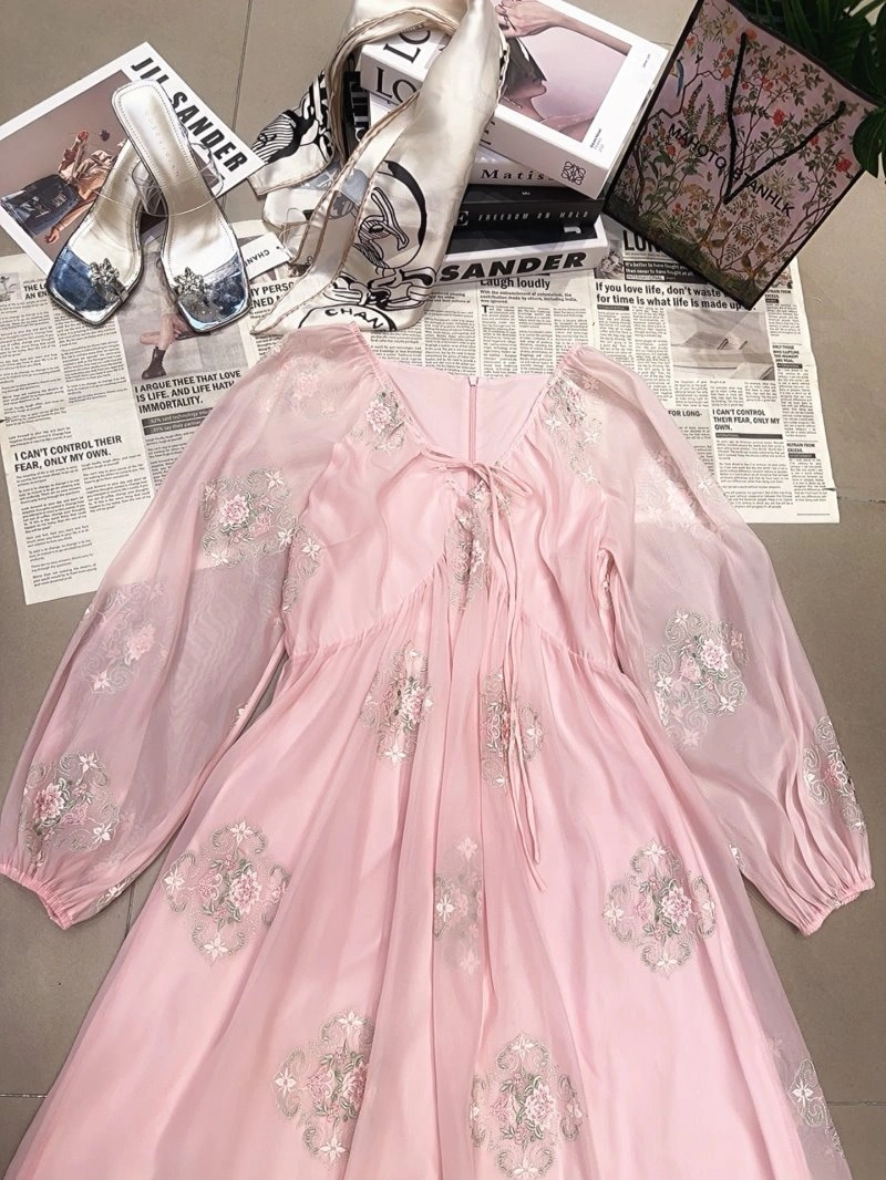 Supportive Chanel Dress 110851