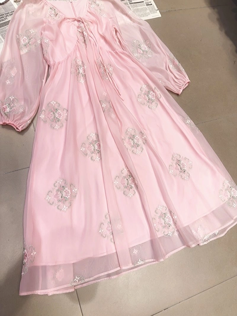 Supportive Chanel Dress 110851
