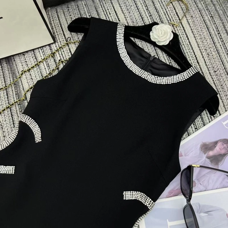 Fashionable Chanel Dress 110759