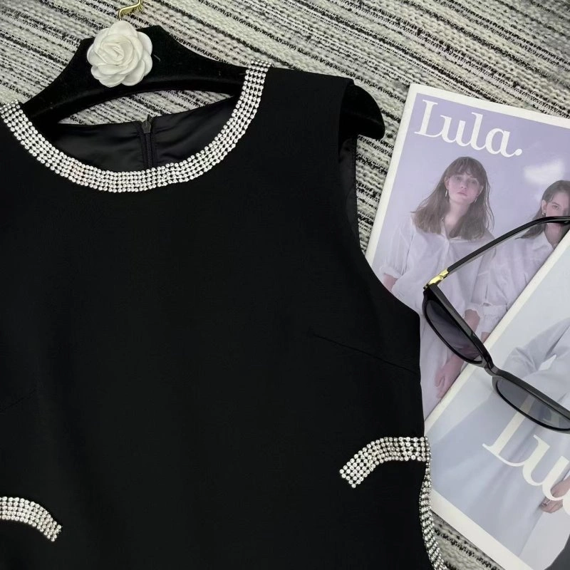Fashionable Chanel Dress 110759