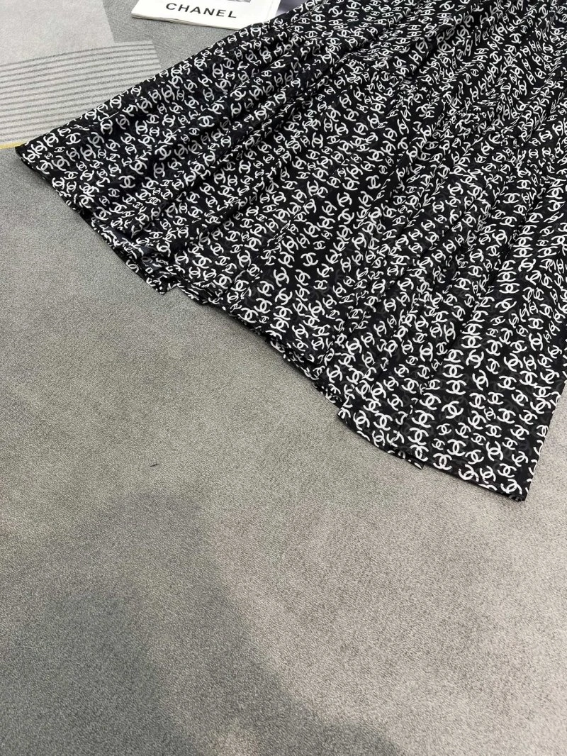 Breathable Chanel Dress 108373