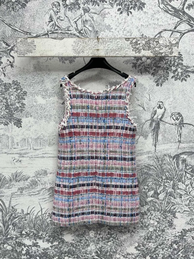 Effortless Chanel Dress 108344