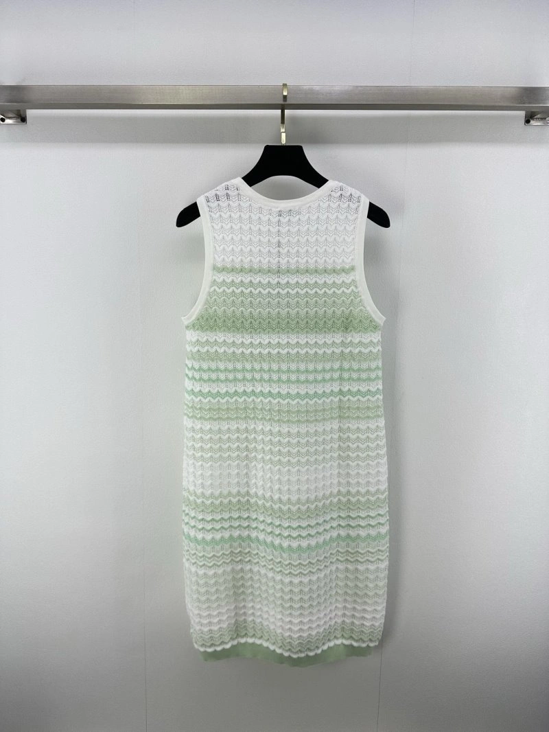 Effortless Chanel Dress 108239