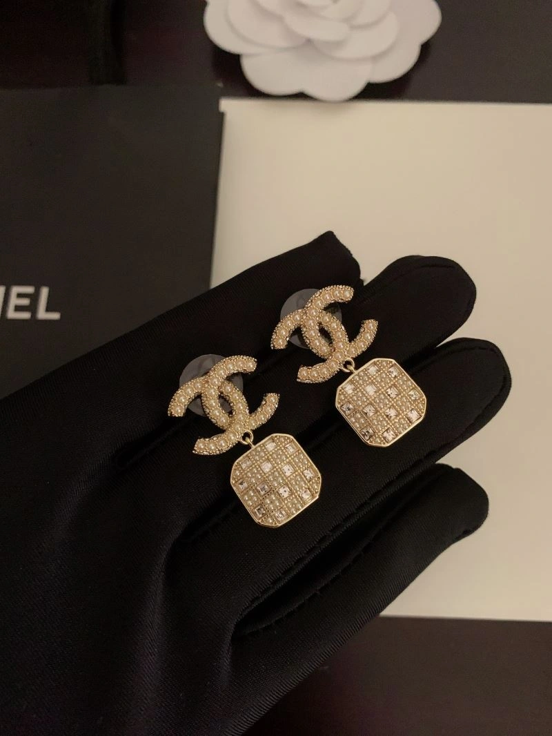 Premium Chanel Earrings 231366