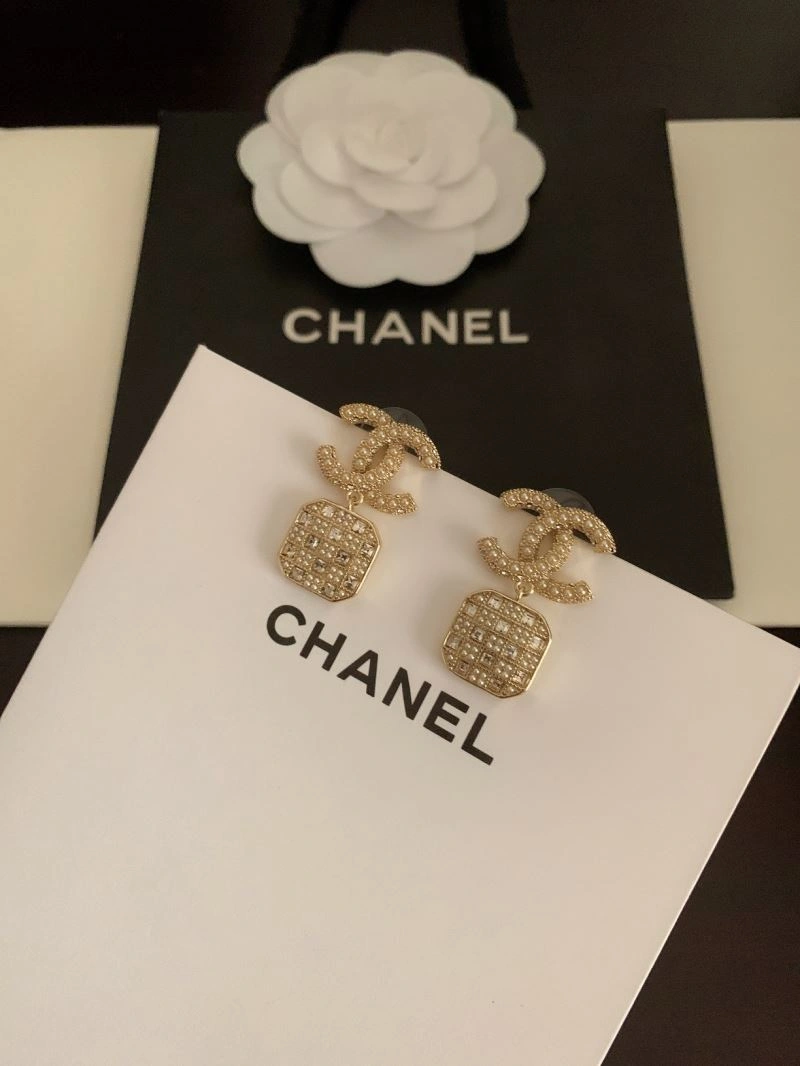 Premium Chanel Earrings 231366