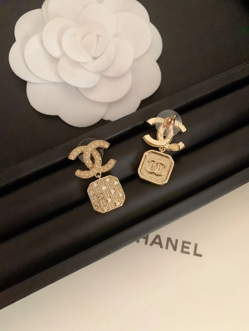 Premium Chanel Earrings 231366