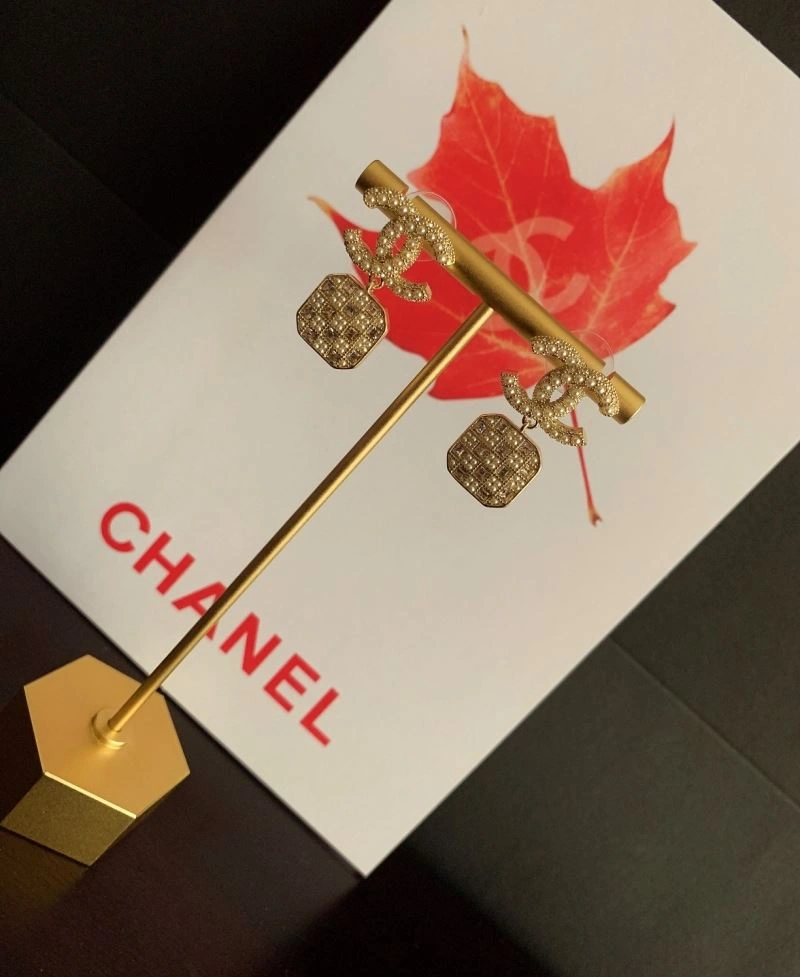 Premium Chanel Earrings 231366