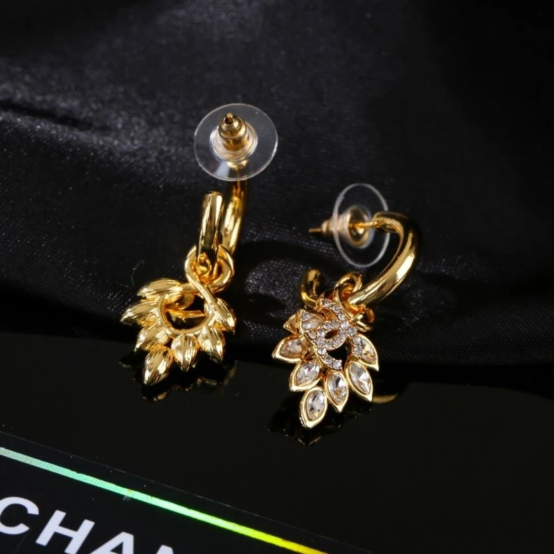 Seasonal Chanel Earrings 231354